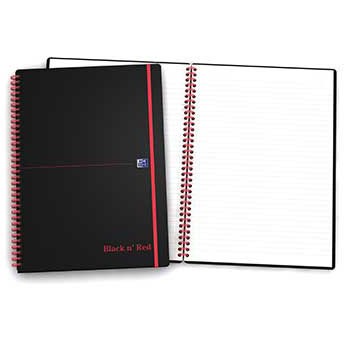 Oxford A4 Black’n’Red PP notesbog med linjer