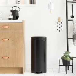 Brabantia NewIcon pedalspand 30L Matt Black