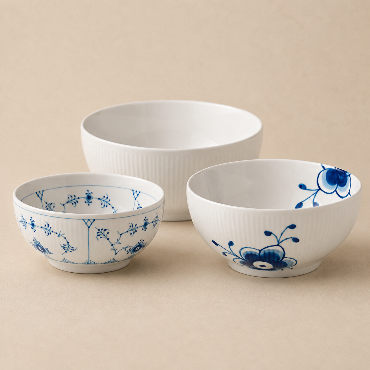 Royal Copenhagen Gifts with History skåle 47/73/110cl 3stk