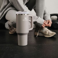 Stanley Quencher termokop Ash 0,89l