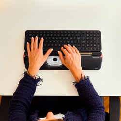 Contour Balance mid-size trådløs tastatur 