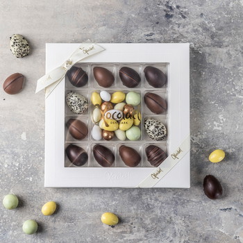 Xocolat Easter Treats æske med 12 marcipanæg og dragémix 139g