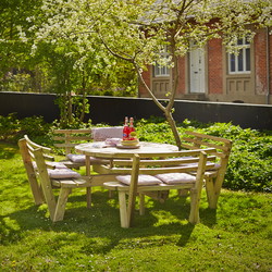 PLUS Bordbænkesæt med ryglæn 237x237x72/84cm rundt træ